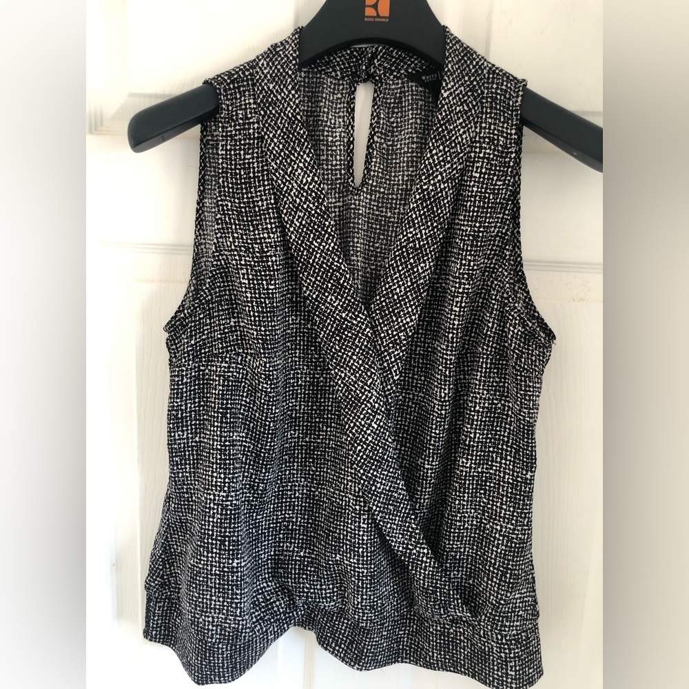 WhiteHouseBlackmarket short sleeve top. - Picture 11 of 14